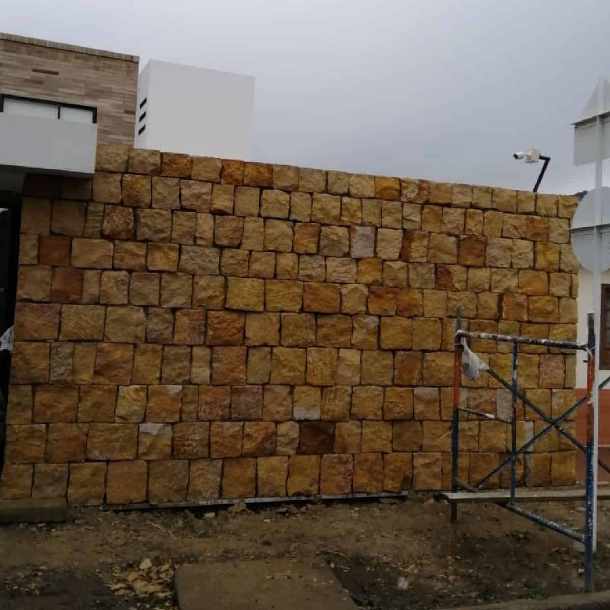 Piedra Natural Labor